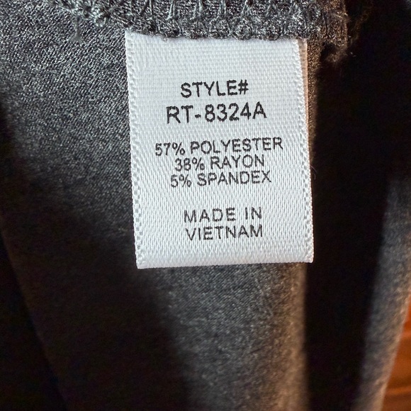 NEW-Zenana Outfitters Charcoal Shark Bite HemTank Top - Picture 3 of 5